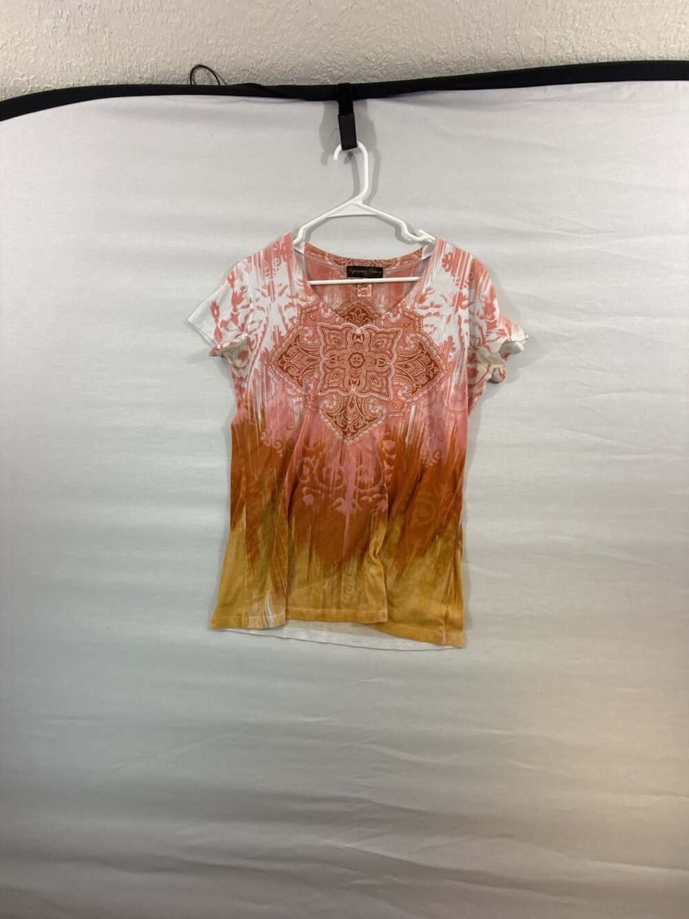 Appropriate Behavior Warm Toned V-Neck Womens Bejeweled Short Sleeve Shirt